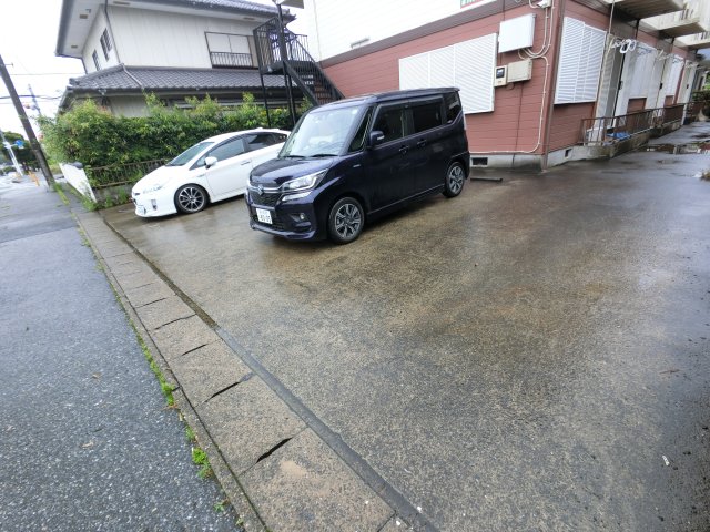 AYグランディス駐車場