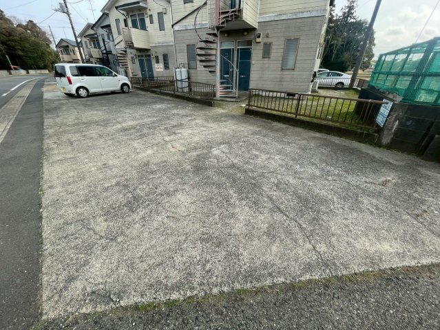 グランディハイツA駐車場