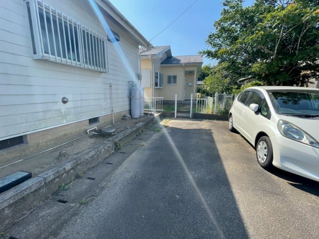 東金市西中71貸家駐車場