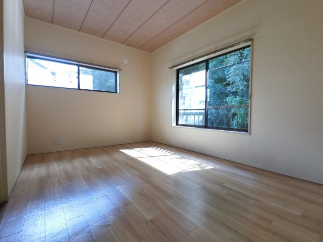 レジデンス佐倉洋室