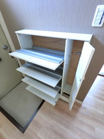 レジデンス佐倉玄関