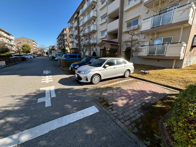 ファーストアベニュー木刈　5号棟駐車場
