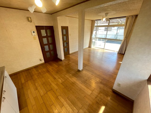若葉区中田町戸建居間・リビング