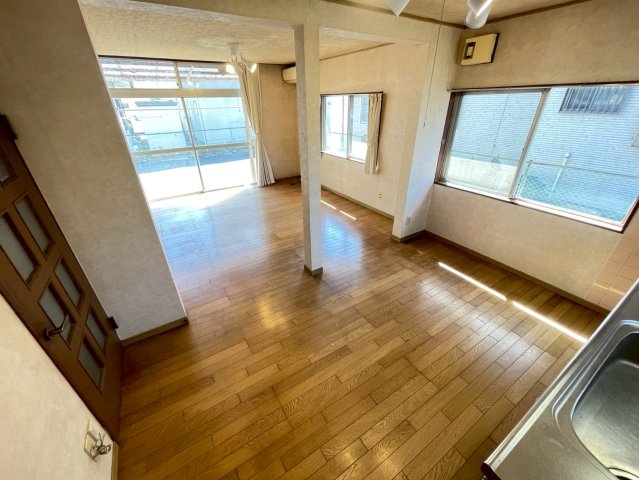若葉区中田町戸建居間・リビング