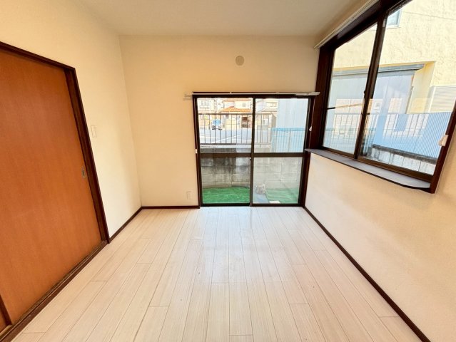 三角町Ⅲ戸建洋室