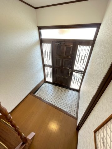 アートハウス今津朝山玄関