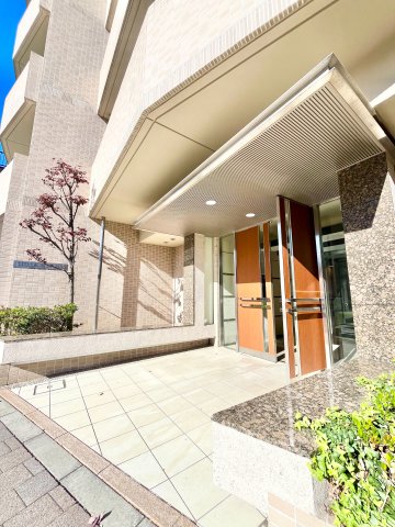 ステラウエストウィングエントランス