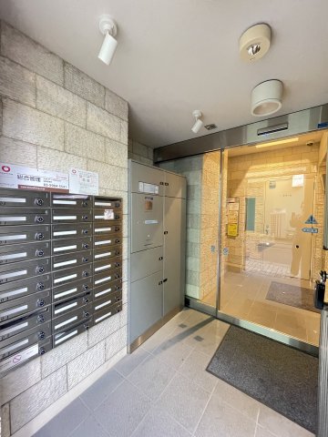 KYビルエントランス