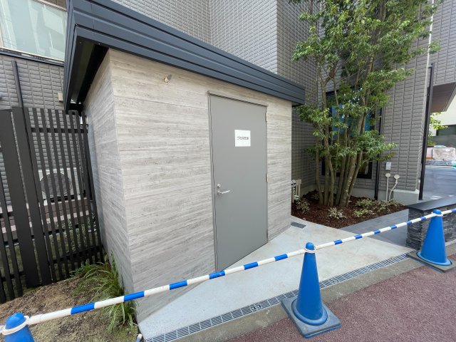 Ｌ’ｅｎｓｏｌｅｉｌｌｅその他