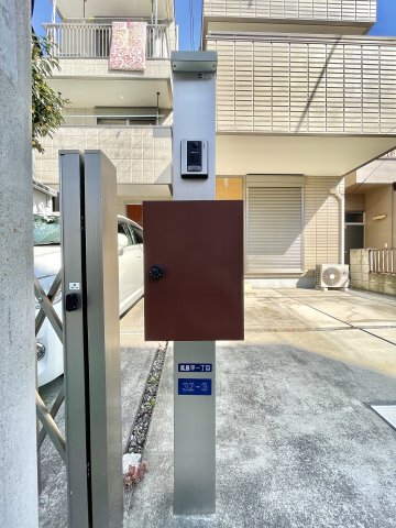 高島平1丁目貸家玄関