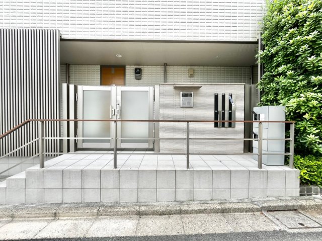 フォレスタエントランス