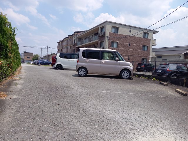 松村駐車場駐車場