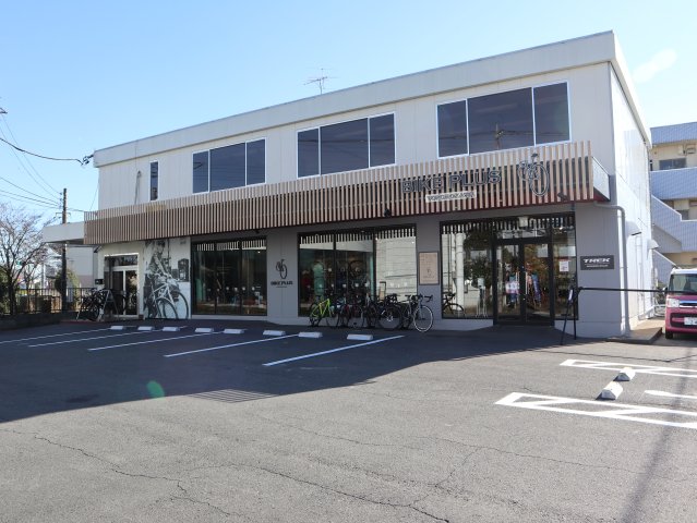 所沢市北中１丁目　駐車場付き建物