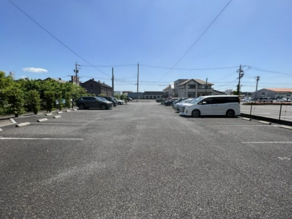 グレーシアHIRO駐車場