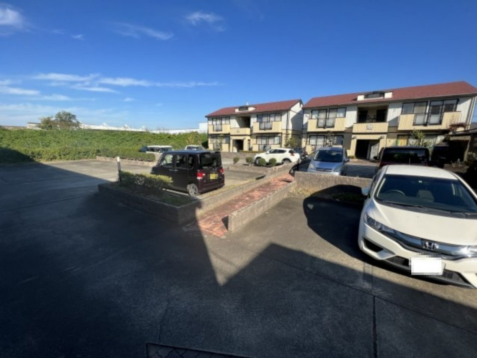 サンビレッジ築捨C駐車場