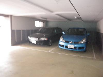 ファミーユグラン河野駐車場