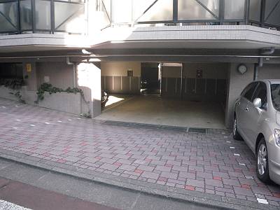 ファミーユグラン河野駐車場