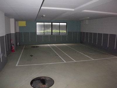 ファミーユグラン河野駐車場