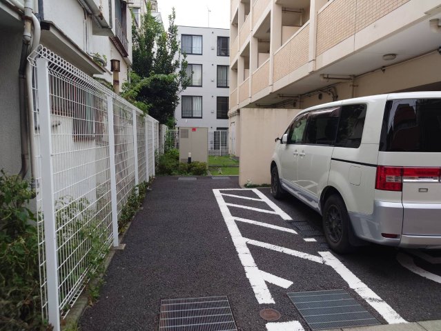 桜レジデンス駐車場