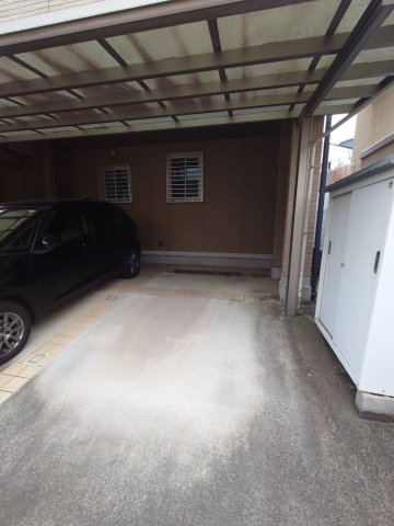 潮見台戸建駐車場