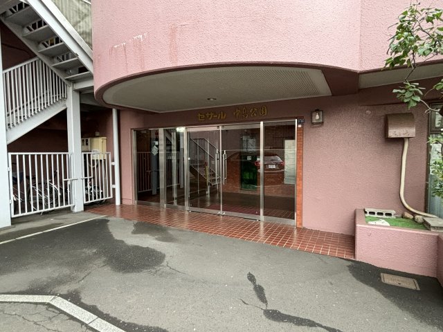 セザール中島公園エントランス