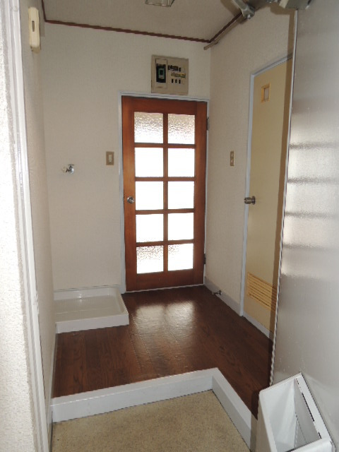 野方加茂ビル玄関