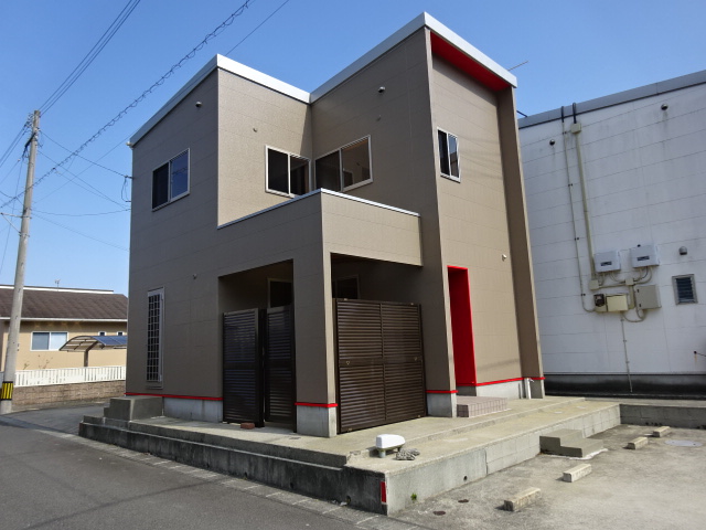 キャンパスハウス外観