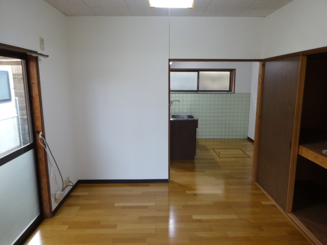 鮗ヶ浦ハイツ居間・リビング