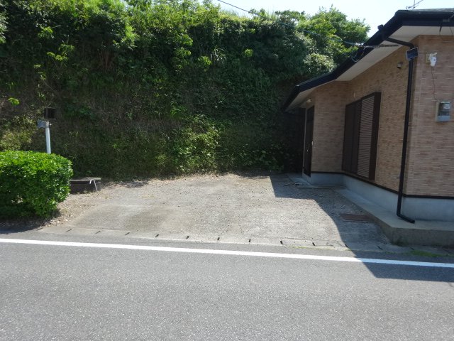 植原アパート　駐車場