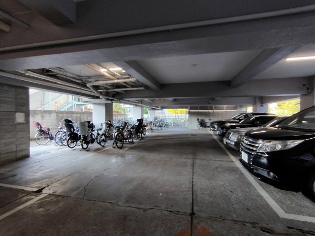 駒場ネオパレス駐車場