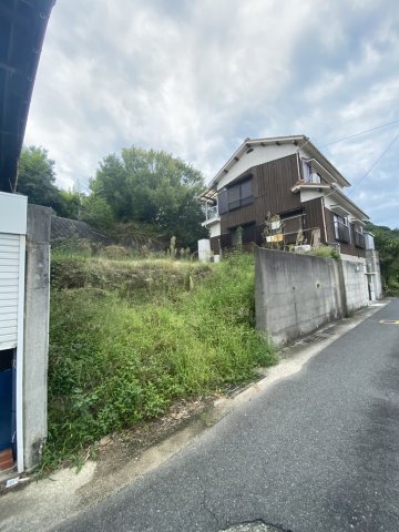 淡路市岩屋42坪前面道路含む現地写真