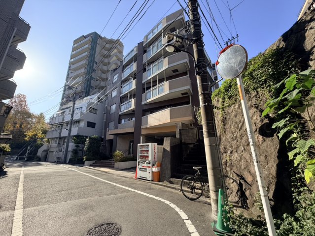 マイキャッスル駒込パークヒルズ前面道路含む現地写真