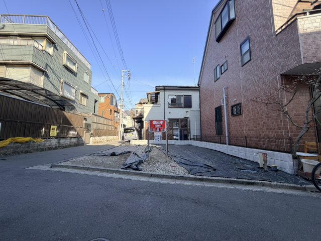 北区神谷3丁目　新築戸建前面道路含む現地写真