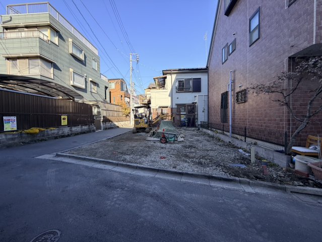 北区神谷3丁目　新築戸建前面道路含む現地写真