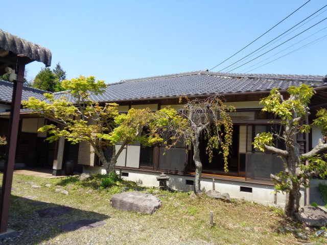 売家（三角町戸馳）８ＤＫ　＋畑・倉庫