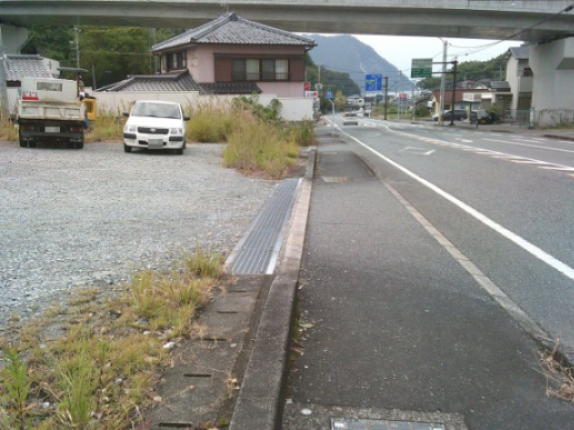 売地（三角町/五橋入口）前面道路含む現地写真