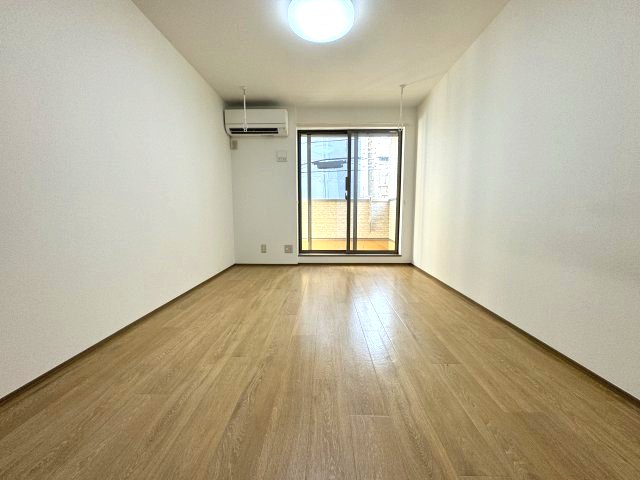 エクセレント越谷 305居間・リビング