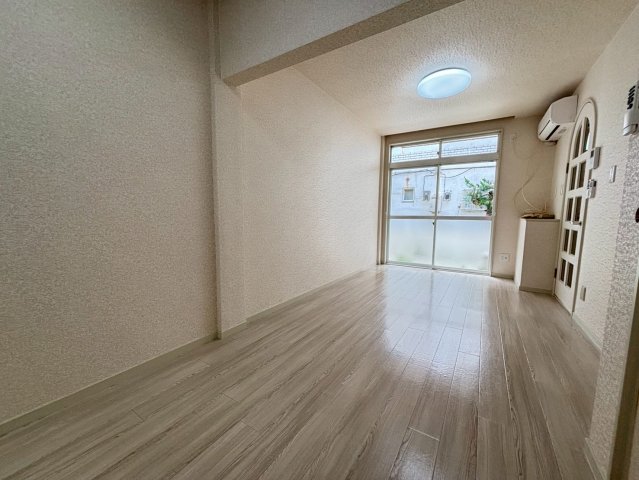 アートハウス浦安1号棟 3居間・リビング