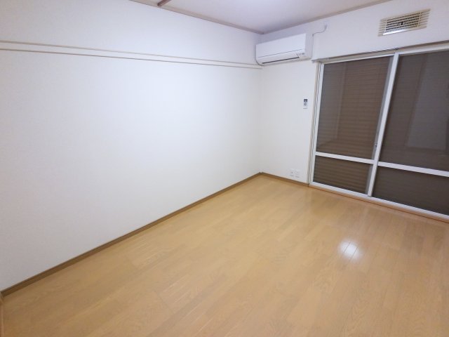 マチス B 105寝室