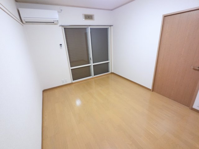 マチス B 105寝室