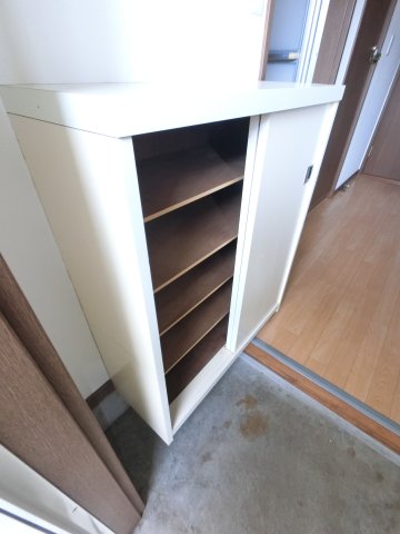 グリーンテラス西三里塚 A 107収納