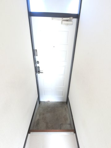 千葉県千葉市若葉区小倉台2丁目 102玄関