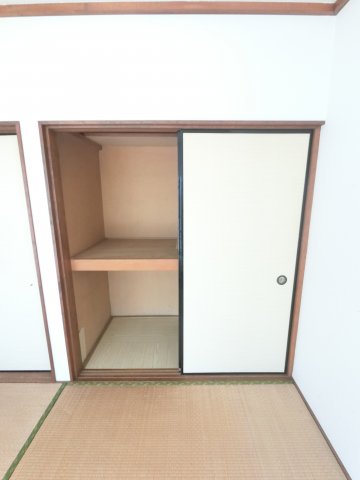 千葉県千葉市若葉区小倉台2丁目 102収納