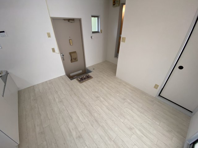 千葉県印旛郡酒々井町東酒々井2丁目 102居間・リビング