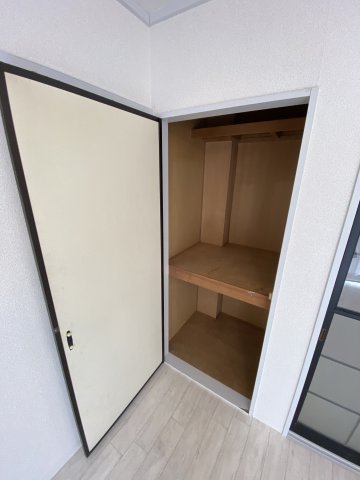 千葉県印旛郡酒々井町東酒々井2丁目 102収納