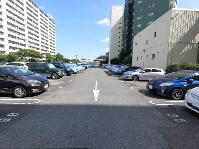 検見川パークハウスA棟 413駐車場
