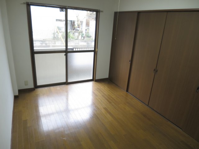フジハイツ 1階洋室