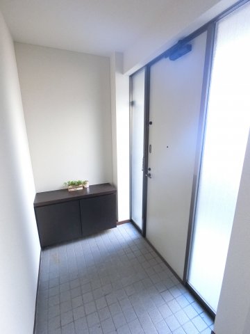 セラハウスいらじく A玄関