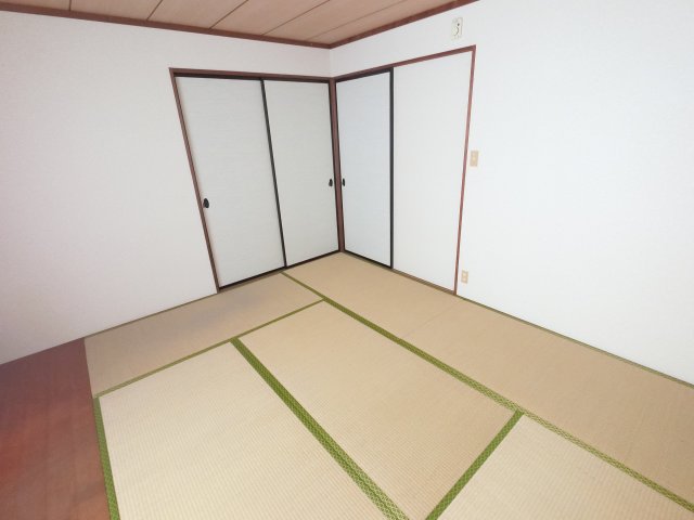 セラハウスいらじく A和室