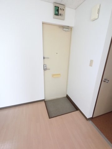 ミサワ桧山タウンD棟 103玄関